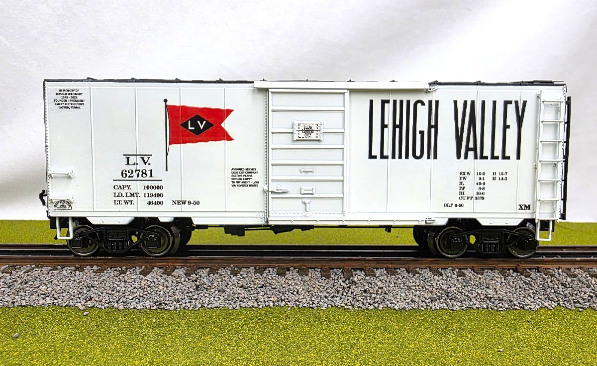 O Boxcar Lehigh Valley – white